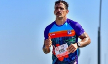 Corrió 21 km en su departamento para ganarle a la cuarentena y ahora busca concientizar al resto