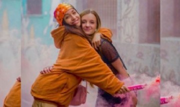María Becerra participó del book de fotos de una fanática quinceañera: mirá las imágenes