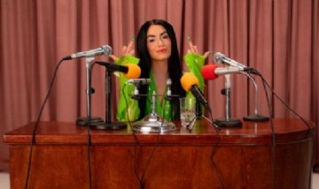 El mensaje de Lali tras los ataques de Milei: "Al odio, las mentiras y las fake news"