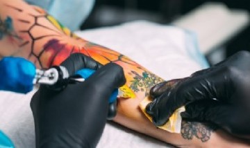 Rosario abrió la primera Escuela de Tatuadores con cursos gratuitos para mayores de 18