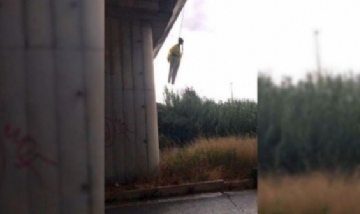 Apareció un muñeco de Greta Thunberg colgando de un puente