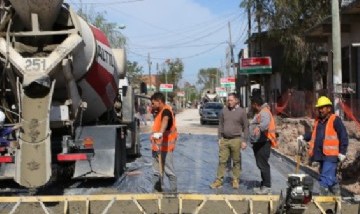 El intendente Fernando Gray recorrió una obra de pavimentación en 9 de Abril