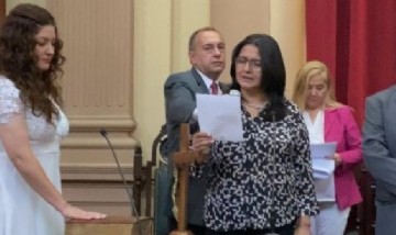 Una diputada de la Libertad Avanza asumió vestida de novia: "me caso con la gente"