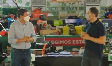 Daniel Arroyo y Fernando Gray entregaron equipamiento a microemprendimientos
