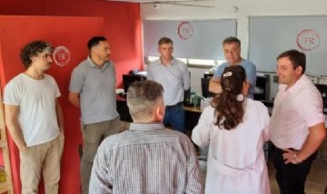 Bouvier recibió la visita del director nacional de Carnes Porcinas y recorrieron pymes locales del sector