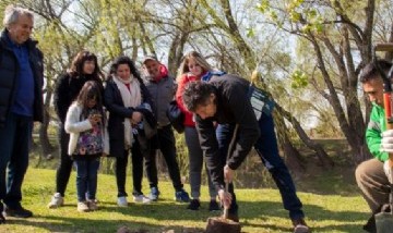 San Isidro: siguen plantando árboles por cada bebé nacido en el Hospital Materno Infantil