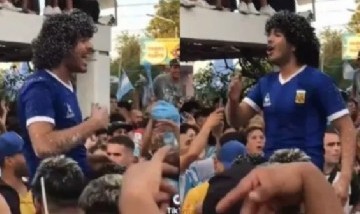 La Selección Argentina, finalista: Diego Maradona apareció en Merlo durante los festejos