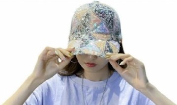 La gorra beisbolera como accesorio estrella de la temporada primavera verano