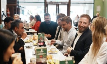 Café Martínez abrió un nuevo local en Banfield y Otermín celebró la expansión gastronómica