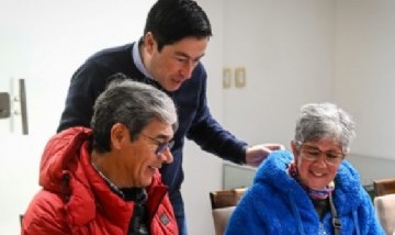 Leonardo Nardini entregó escrituras a familias de Malvinas Argentinas y destacó el acceso a la seguridad jurídica