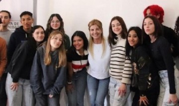 Marisa Fassi se reunió con jóvenes y aseguró que son "el presente y el futuro de Cañuelas"