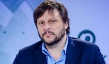 "No lo veo nunca en diputados": Leandro Santoro arremetió contra Javier Milei