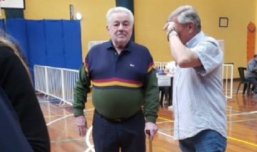 Un ex intendente de Rosario reapareció en la escena pública votando en los comicios de un club de la ciudad