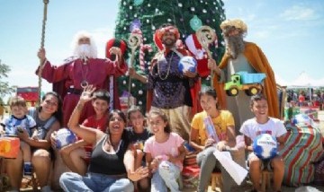 Los Reyes Magos visitaron el Parque de la Ribera y entregaron regalos a más de mil niños y niñas de Quilmes