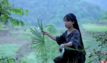 Li Ziqi: el fenómeno chino de youtube que detiene el tiempo con la calma de sus videos