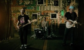 blink-182 - ONE MORE TIME (Official Video)