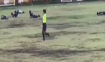 Conmoción en Perú: un rayo mató a un futbolista e hirió a otros cuatro en pleno partido