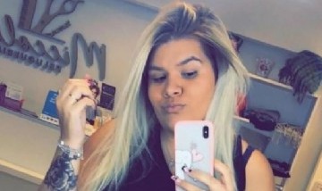 Enamoradísima: More Rial compartió selfies a los besos con su nuevo novio