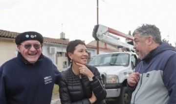 Mayra Mendoza supervisó obras de bacheo en Quilmes Oeste realizadas con fondos 100 por ciento municipales