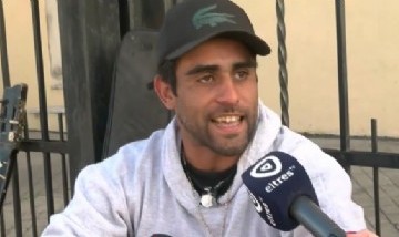 David llegó desde Chile, canta en las calles de Rosario y cumplirá el sueño de conocer a Luciano Pereyra