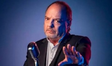 Baby Etchecopar apuntó contra Manuel Adorni, lo acusó de soberbia y pidió que dé un paso al costado