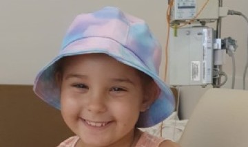 Lara tiene 6 años y a los 3 le detectaron cáncer: necesita ayuda para tratarse en España