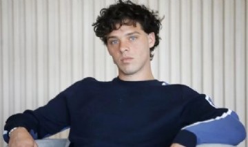 La ANSV pidió inhabilitar a Santiago Maratea por filmarse manejando sin cinturón y usando el celular