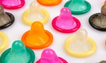 Desarrollaron un preservativo que detecta ITS en tiempo real con cambio de color según la infección