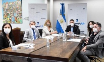 Massa: "Es imprescindible que cada fuerza política capacite a sus dirigentes"