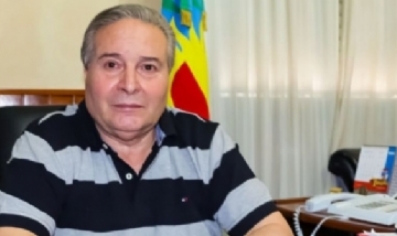 El Intendente de Salto se suma al ajuste de la política