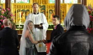 Insólito: Un hombre irrumpió en una iglesia y se opuso a la boda de dos desconocidos