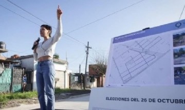 Mayra Mendoza inauguró obras de asfalto en Solano y pidió frenar a Milei en el Congreso