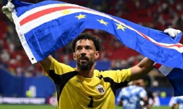 Vozinha recibió un mural en Cabo Verde tras convertirse en figura del empate histórico ante España