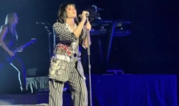 Demi Lovato presentó su último disco, Holy Fvck, en el Movistar Arena