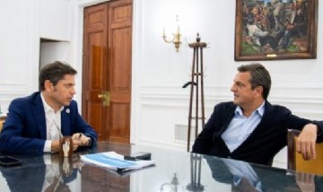 Massa se baja de la carrera bonaerense y empuja a Andreotti mientras arma un frente contra Milei