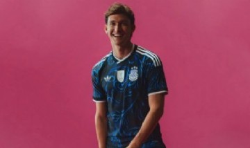 La Selección presentó su camiseta negra para el Mundial 2026 con Messi como cara del lanzamiento