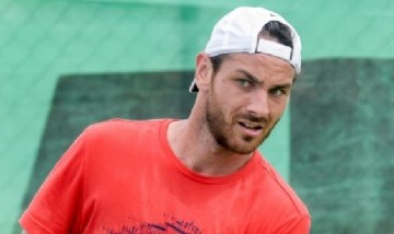 La increíble historia de un joven que se dedica al mundo financiero y ganó su primer partido ATP