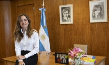 Tolosa Paz anunció la baja de 100 mil planes: "No somos el ministerio de los piqueteros"
