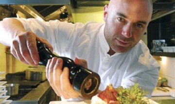 Germán Martitegui fue repudiado por los platos y porciones que sirve en su restaurante