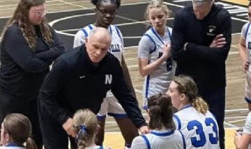 La violenta reacción de un entrenador con una jugadora que generó indignación en el básquet