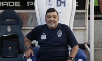 Proponen que el cumpleaños de Maradona sea declarado Día Nacional del Fútbol