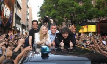 Milei encabezó en Córdoba el "Tour de la Gratitud" y reforzó el vínculo con su militancia