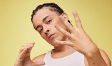 Trueno impactó con el lanzamiento de un nuevo adelanto de su próximo álbum: "No Cap"