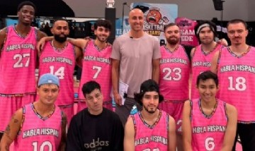 Ginobili debutó como entrenador en un partido solidario que reunió a figuras de las redes sociales