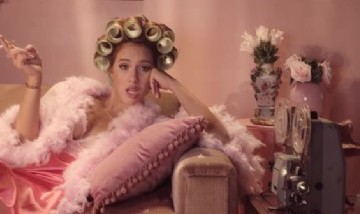 Flor Vigna lanzó su nuevo tema y estalló YouTube: "Que nadie te cambie el Guión"