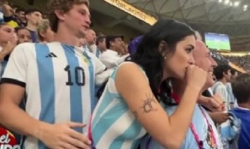 El hincha argentino acusado de acoso le escribió a Lali Espósito: "La estoy pasando muy mal"