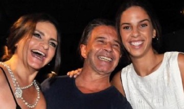 Jazmín Laport, la hija de 28 años de Osvaldo y Viviana Sáez, triunfa como cantante