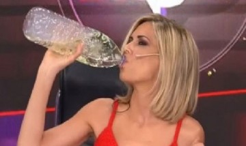 Viviana Canosa contestó a las críticas por tomar dióxido de cloro en vivo en "Nada Personal"