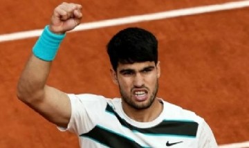 Carlos Alcaraz venció a Jannik Sinner y se quedó con la final más larga de la historia de Roland Garros
