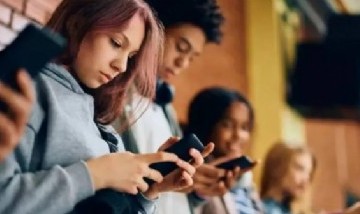 Una investigación reveló que casi la mitad de los jóvenes preferiría un mundo sin internet